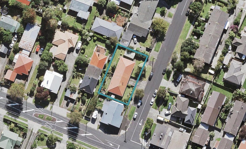 3 Hinekohu Street, New Lynn, Auckland - Carousel 1