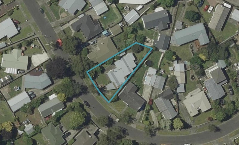 90 Ruamahanga Crescent, Terrace End, Palmerston North - Carousel 1