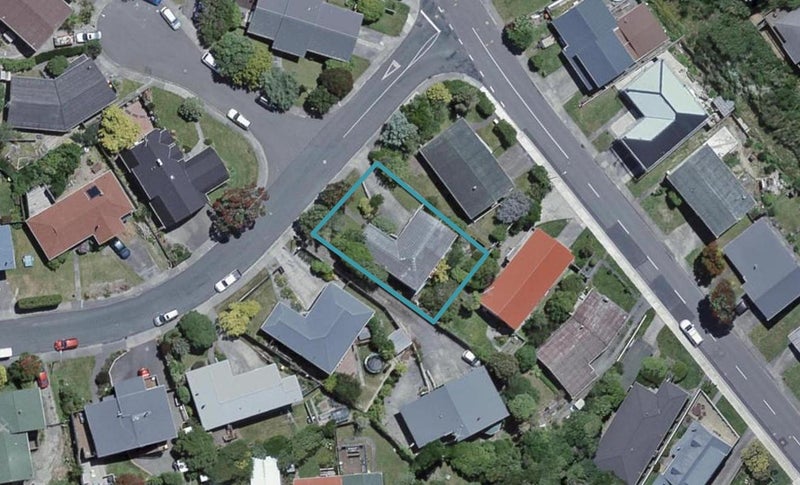 14 Safari Crescent, Johnsonville, Wellington - Carousel 1