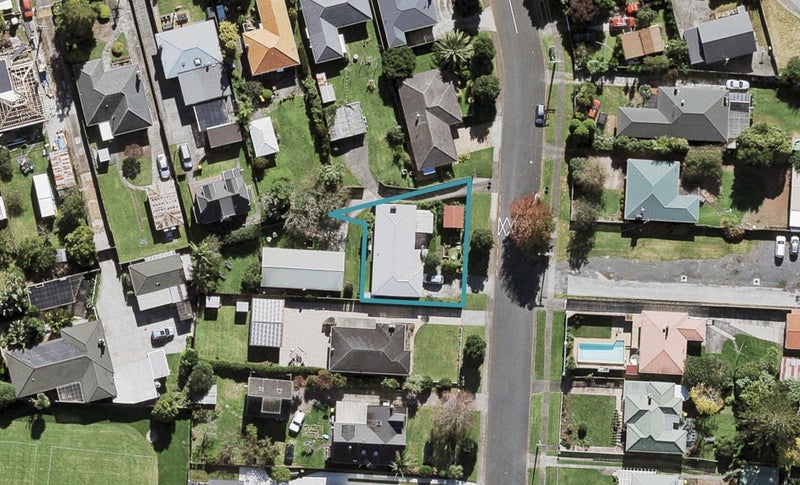 22 Peachgrove Road, Te Atatu Peninsula, Auckland - Carousel 1