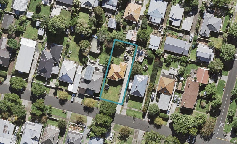 24 Parrish Road, Sandringham, Auckland - Carousel 1