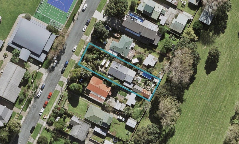 38 House Avenue, Mangere Bridge, Auckland - Carousel 1