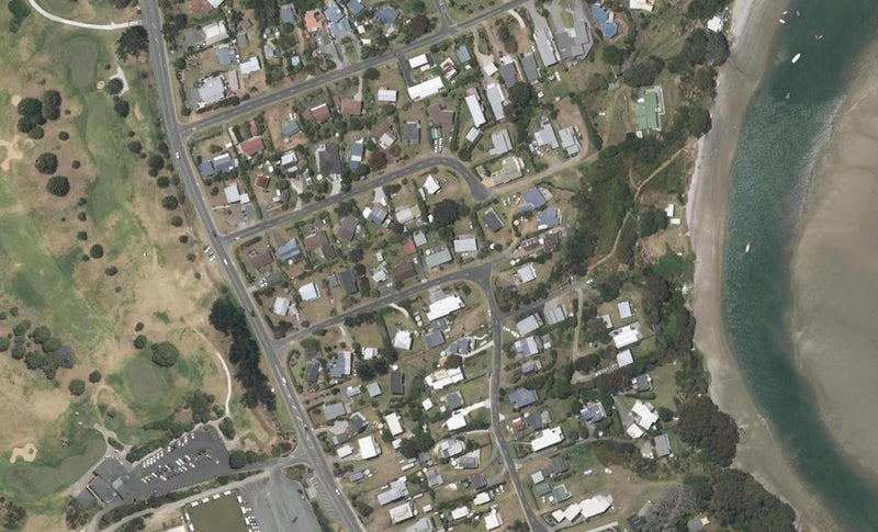 11 Eveline Street, Mangawhai Heads, Mangawhai - Carousel 1
