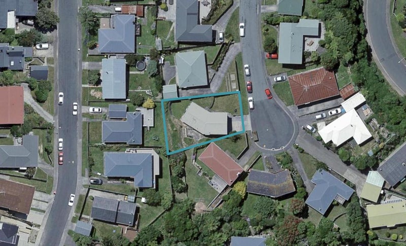 10 Archbold Street, Newlands, Wellington - Carousel 1