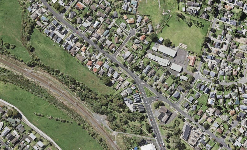 65A Apirana Avenue, Glen Innes, Auckland - Carousel 1