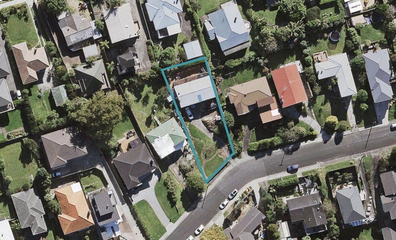 22 City View Terrace, Birkenhead, Auckland - Carousel 1