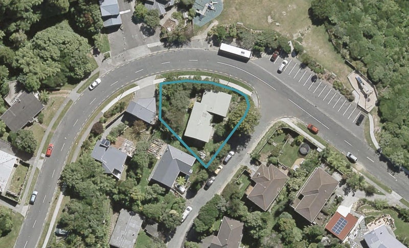 38 Matuhi Street, Tirohanga, Lower Hutt - Carousel 1