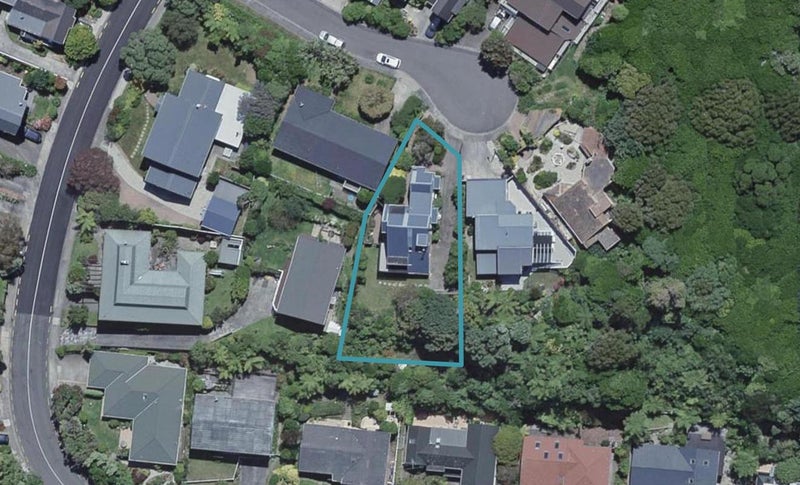 6 Nadia Grove, Khandallah, Wellington - Carousel 1