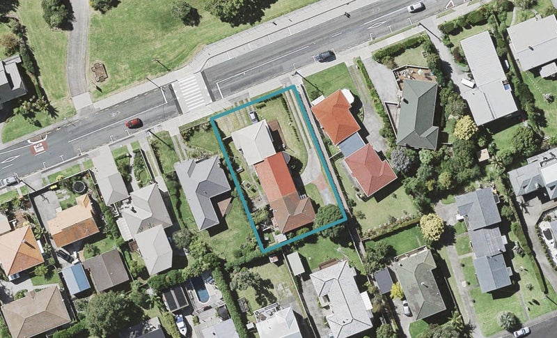 1/11 Winscombe Street, Belmont, Auckland - Carousel 1