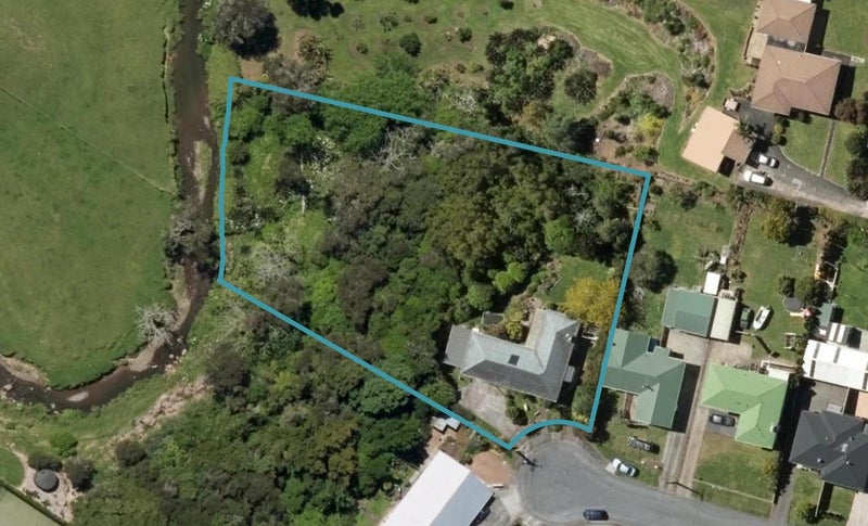 10 Titoki Place, Kensington, Whangarei - Carousel 1