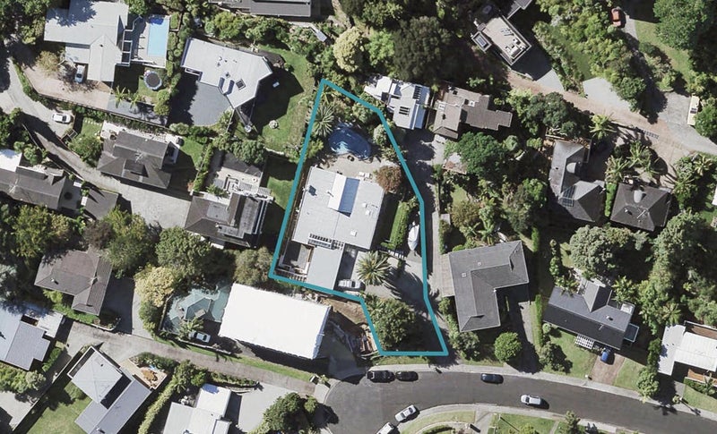 16 Garmons Way, Castor Bay, Auckland - Carousel 1