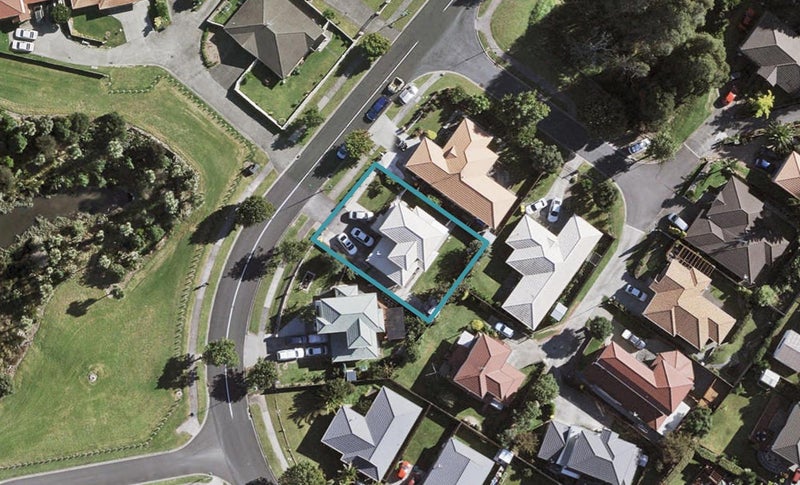 62 De Havilland Drive, Goodwood Heights, Auckland - Carousel 1