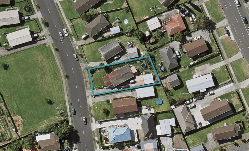 79 Charntay Avenue, Clover Park, Auckland - Carousel 1
