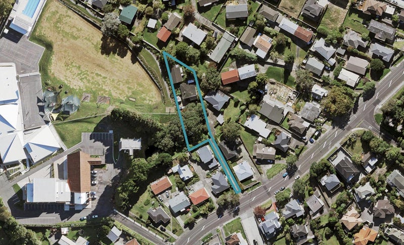 307 Hillsborough Road, Hillsborough, Auckland - Carousel 1
