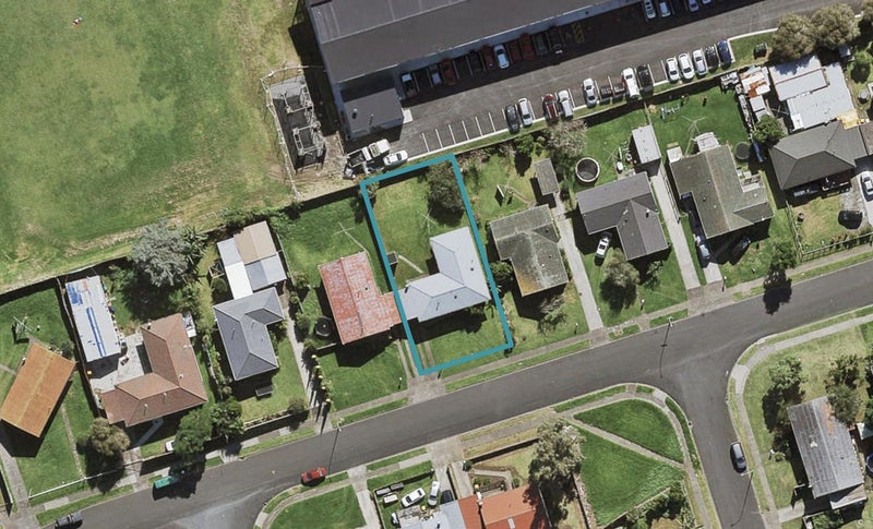 13 Calthorp Close, Favona, Auckland - Carousel 1