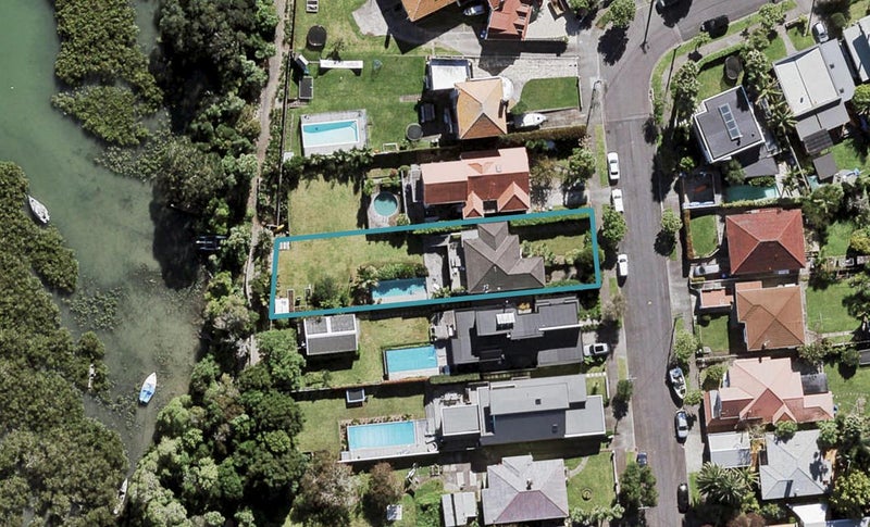 16 Winsomere Crescent, Westmere, Auckland - Carousel 1