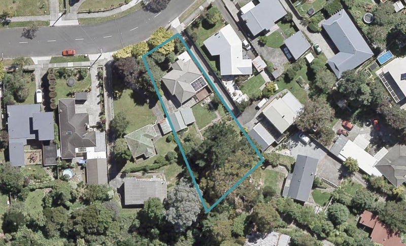 18 Hawthorn Crescent, Stokes Valley, Lower Hutt - Carousel 1