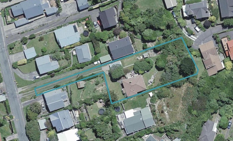 92 Parkvale Road, Karori, Wellington - Carousel 1