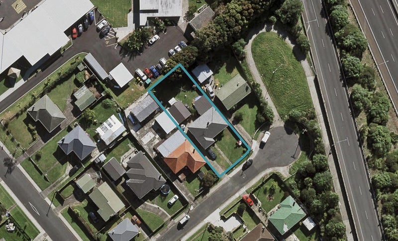 8 Sterling Street, Otara, Auckland - Carousel 1