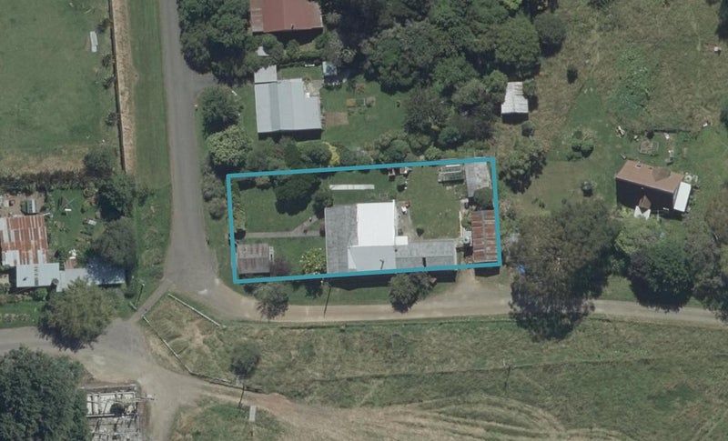 16 Killarney Street, Waitati, Waitati - Carousel 1