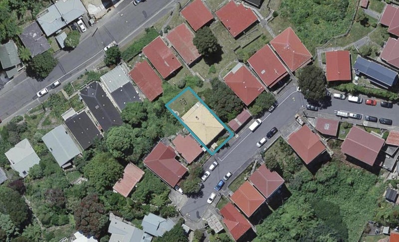 12 Landcross Street, Kelburn, Wellington - Carousel 1