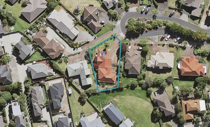 12 McFetridge Place, Hillcrest, Auckland - Carousel 1