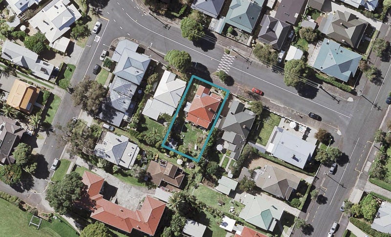 3 Tainui Road, Devonport, Auckland - Carousel 1