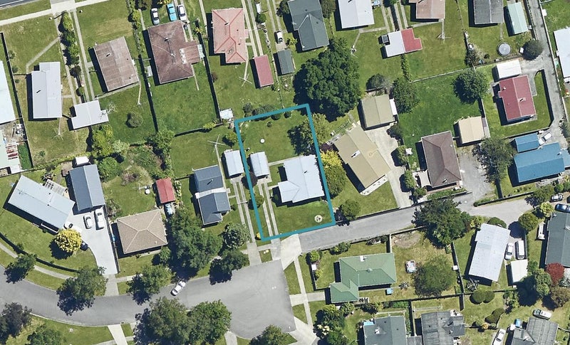 10 Matthew Place, Kawaha Point, Rotorua - Carousel 1