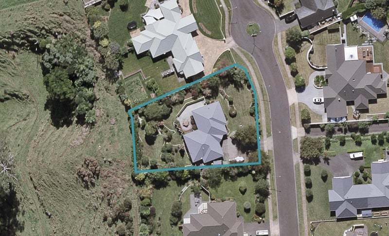 54 Shelter Grove, Frankleigh Park, New Plymouth - Carousel 1