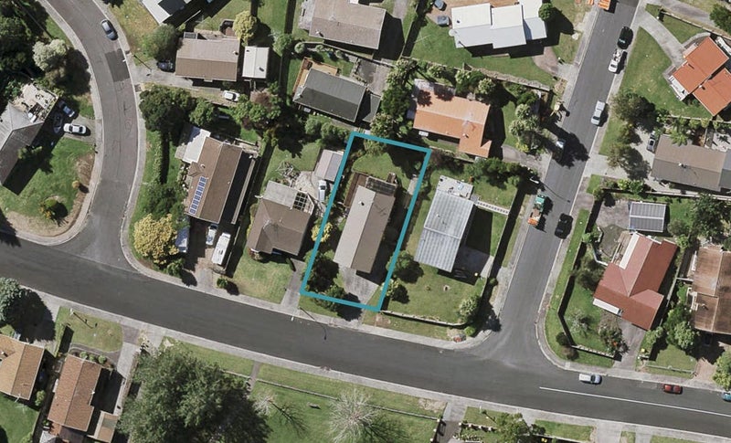 52 Athena Drive, Totara Vale, Auckland - Carousel 1