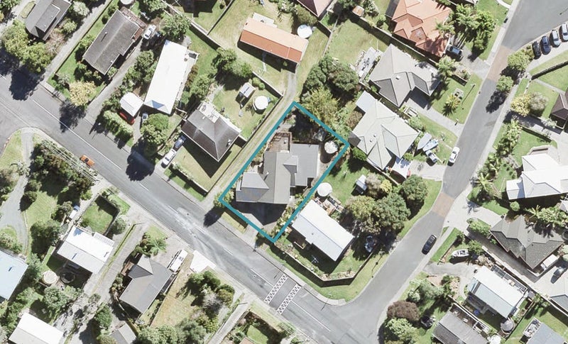 20 Waiora Road, Stanmore Bay, Whangaparaoa - Carousel 1