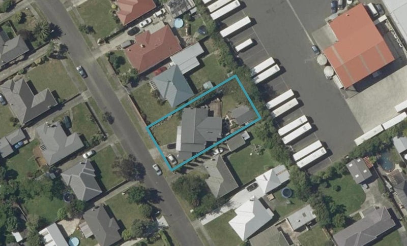 21 Richmond Avenue, Takaro, Palmerston North - Carousel 1