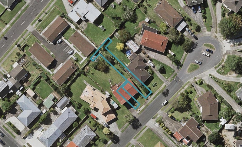2/5 Chevis Place, Pakuranga, Auckland - Carousel 1