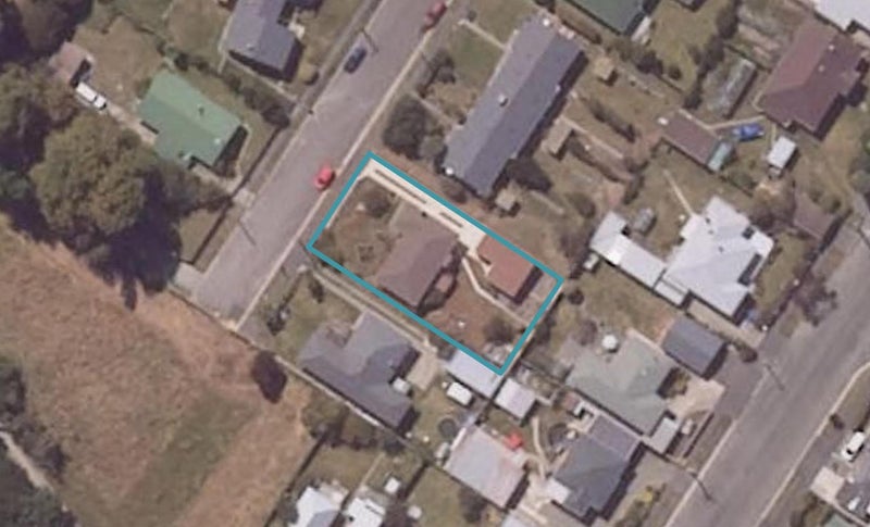 13 Slade Street, Oamaru North, Oamaru - Carousel 1