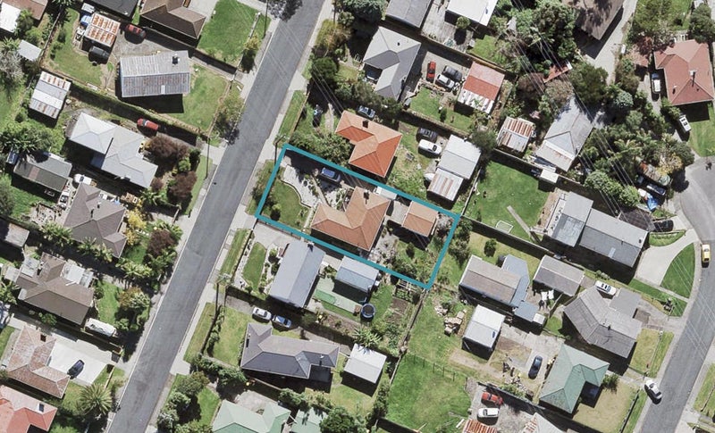 120 Cobham Crescent, Kelston, Auckland - Carousel 1