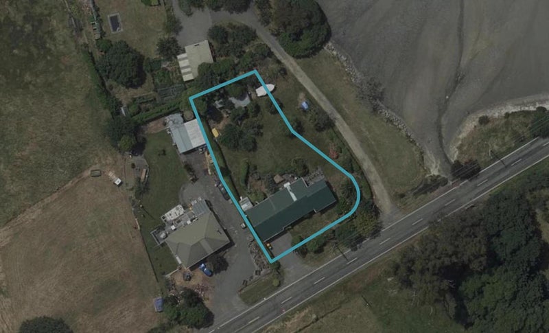 427 Marine Drive, Charteris Bay, Lyttelton - Carousel 1