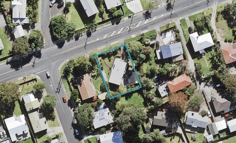 145 Beach Haven Road, Beach Haven, Auckland - Carousel 1