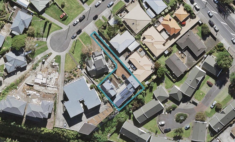 4 Roskill Way, Three Kings, Auckland - Carousel 1