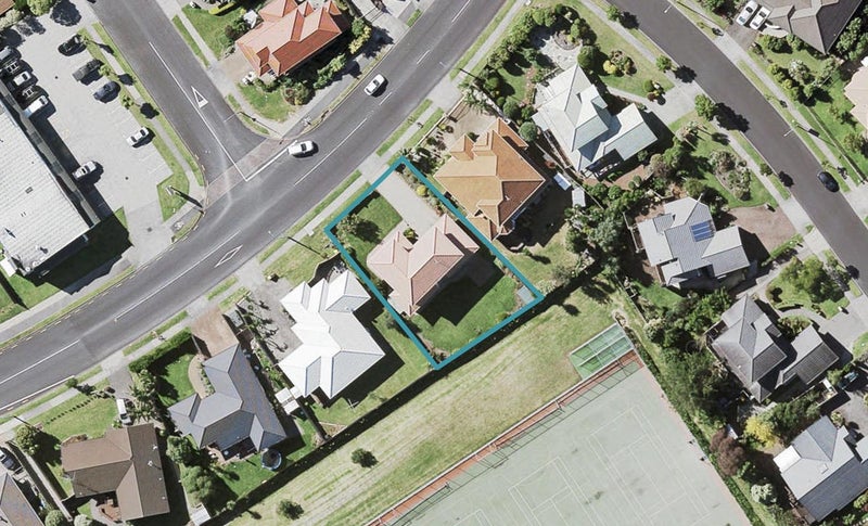 26 Meadowland Drive, Somerville, Auckland - Carousel 1