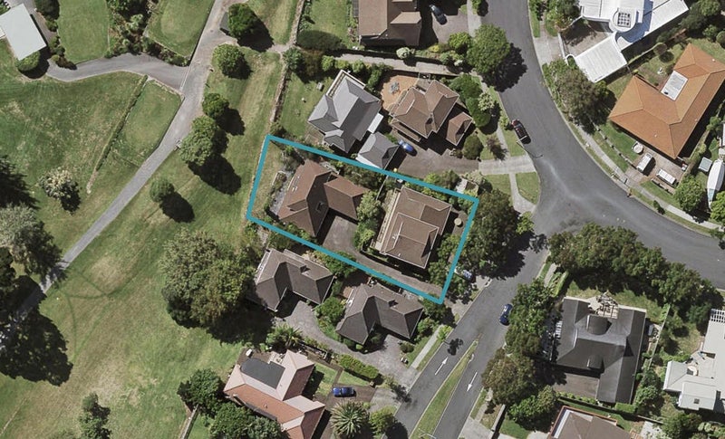 33 Coldham Crescent, Saint Johns, Auckland - Carousel 1