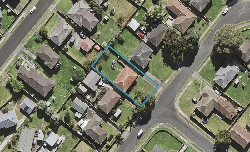 8 Chingford Close, Mangere, Auckland - Carousel 1