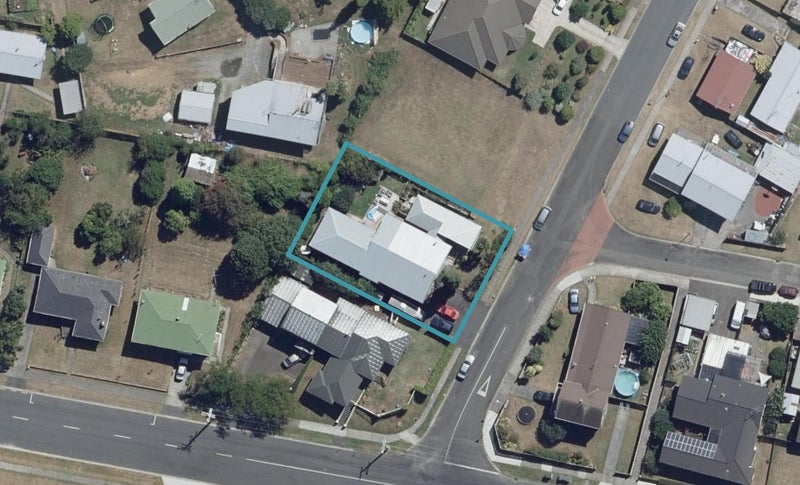 2 Goodwin Terrace, Temple View, Hamilton - Carousel 1