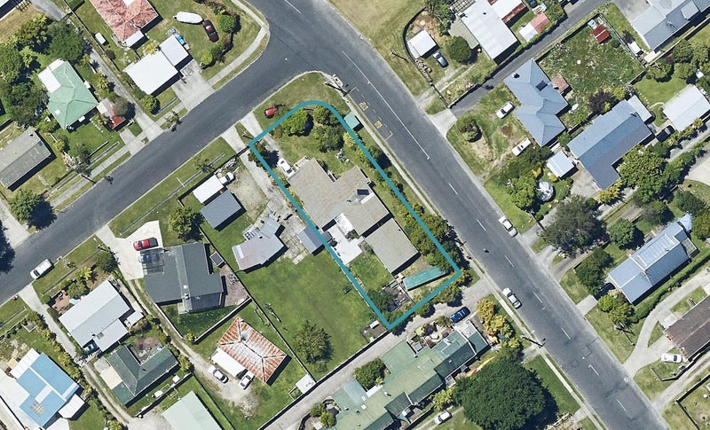2 Farnworth Avenue, Holdens Bay, Rotorua - Carousel 1