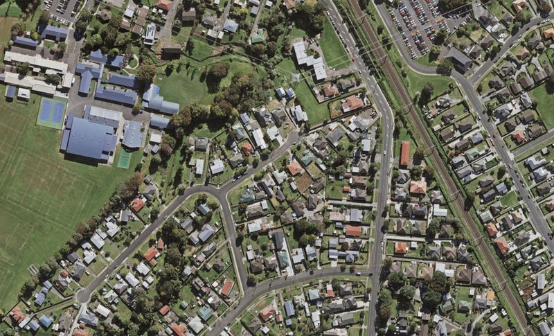 5A Staines Avenue, Mangere East, Auckland - Carousel 1