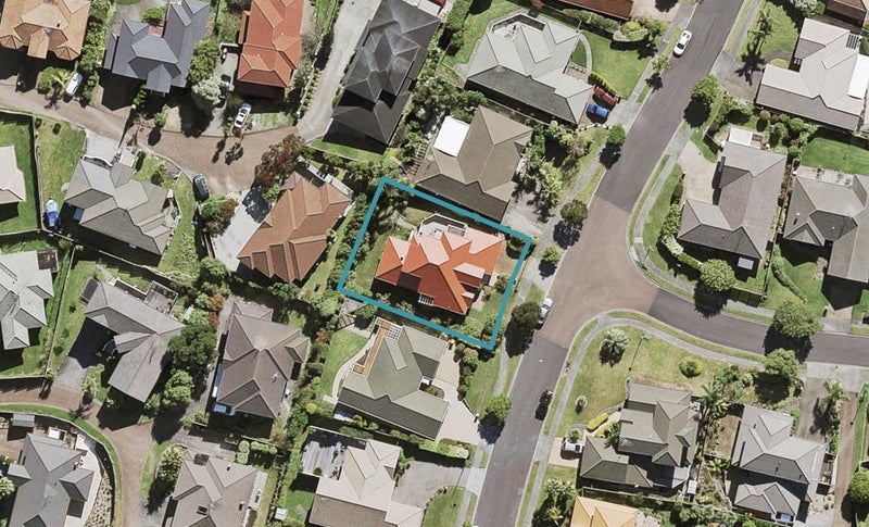 11 Lorikeet Place, Unsworth Heights, Auckland - Carousel 1