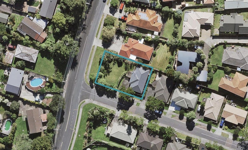 2 Marbella Drive, Massey, Auckland - Carousel 1