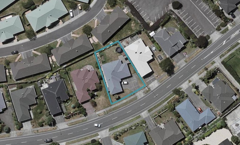 84 Realm Drive, Paraparaumu - Carousel 1