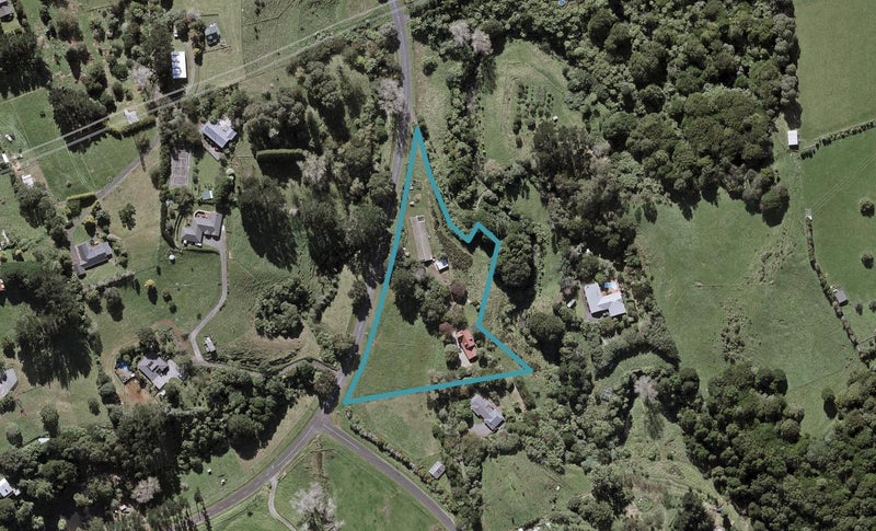 85 Ridgewood Drive, Ridgewood, New Plymouth - Carousel 1