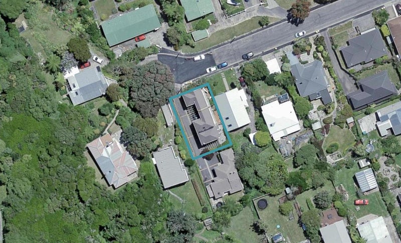 2/13 Henderson Street, Karori, Wellington - Carousel 1