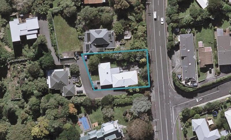 100 Carrington Street, Lower Vogeltown, New Plymouth - Carousel 1